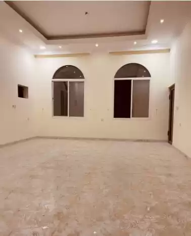 Жилой Готовая недвижимость Студия Н/Ф Квартира  в аренду в Доха #15672 - 1  image 